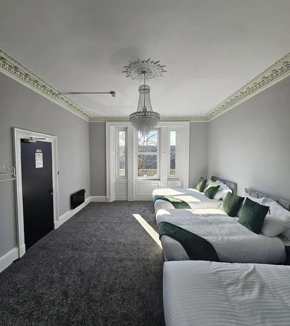 Central Hotel Edinburg 4*,